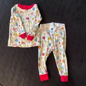Baby Gap Snails & Hearts Pajama Set. Size: 6-12 months.